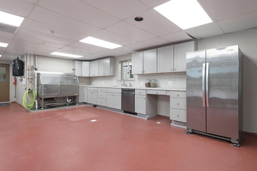 More Photos Of 175 Decoverly Lane, Falls Specialty For Sale