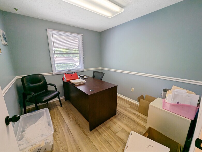 More Photos Of 250 Alhambra Ave, Frankfort Office Residential For Sale
