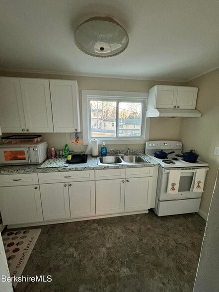 More Photos Of 13 Park St, Stockbridge Apartments For Sale