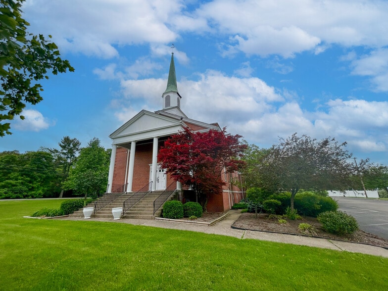 Primary Photo Of 11565 Pippin Rd, Cincinnati Religious Facility For Sale