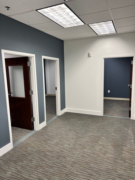 More Photos Of 10624 Metromont Pky, Charlotte Showroom For Sale