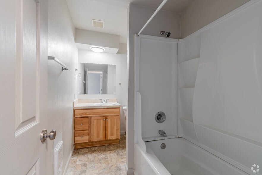 More Photos Of 760 Plymouth Dr NE, Keizer Apartments For Sale