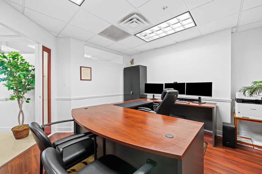More Photos Of 3020 NE 32nd Ave, Fort Lauderdale Apartments For Sale
