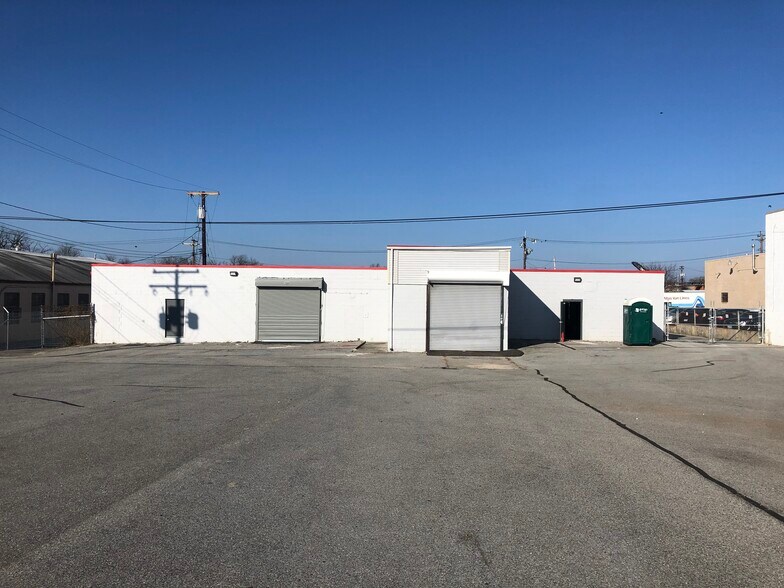 More Photos Of 4207-4209 Menlo Dr, Baltimore Flex For Lease