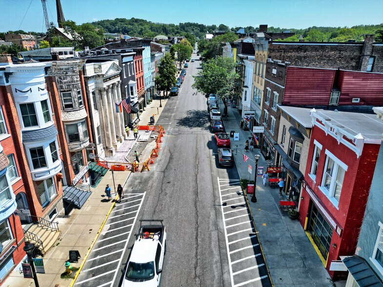 More Photos Of 511 Warren St, Hudson Storefront Retail Residential For Sale
