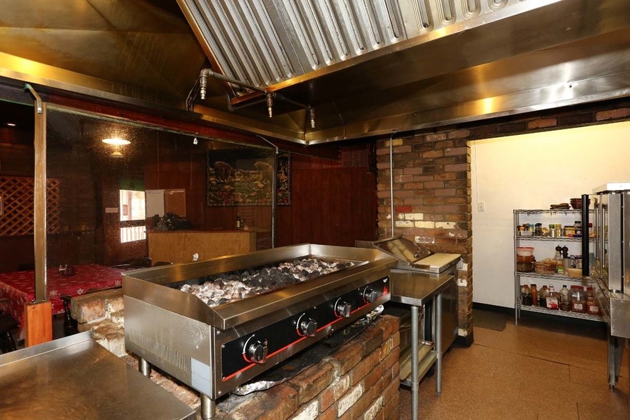 More Photos Of 7783 W Ralls Dr, Strawberry Restaurant For Sale