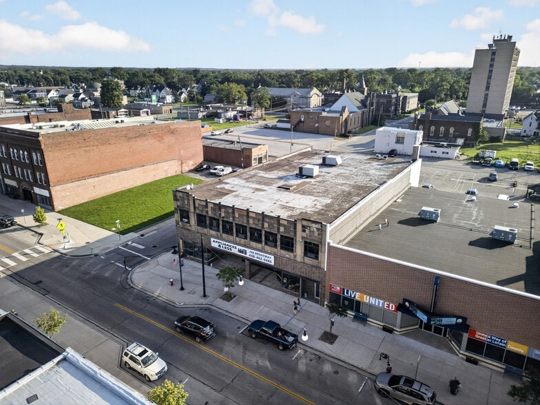 More Photos Of 668 Broadway, Lorain Storefront Retail Office For Sale