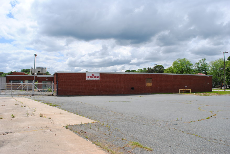 More Photos Of 501 S Main St, Landis Manufacturing For Sale