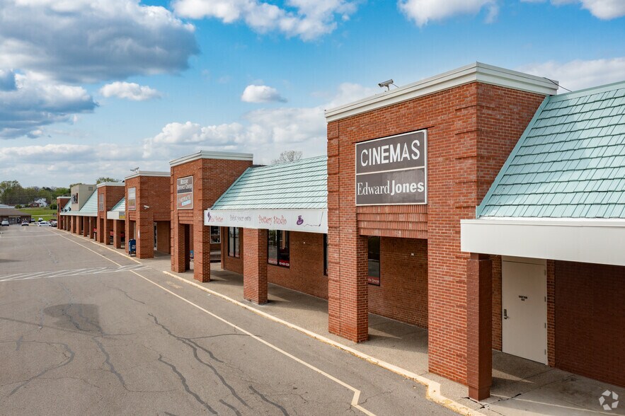 More Photos Of 726 E Main St, Lebanon Unknown For Lease