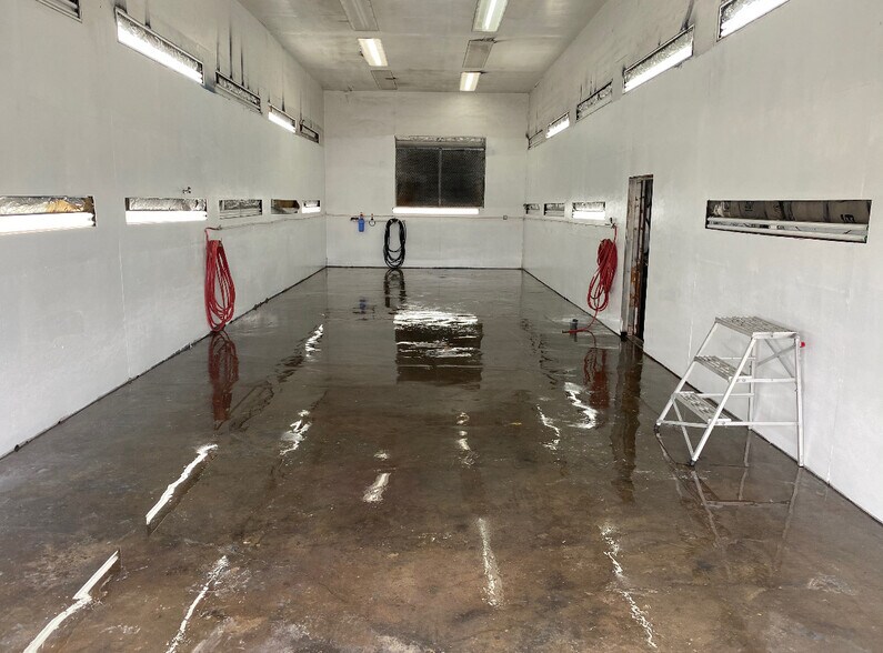 More Photos Of 15292 US 59 N hwy, Inez Warehouse For Sale