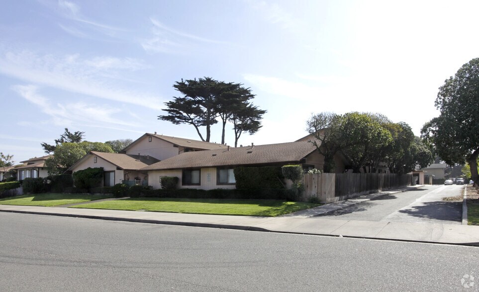 More Photos Of 3110 Lake Dr, Marina Apartments For Sale
