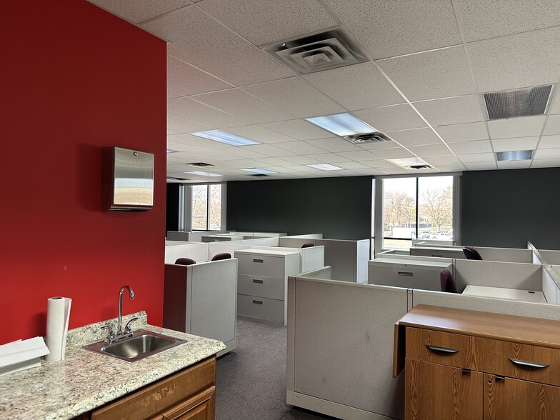 More Photos Of 11355 Stephens Rd, Warren Office For Lease