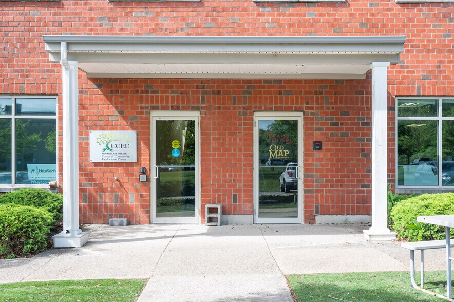 More Photos Of 42 Winter St, Pembroke Flex For Sale
