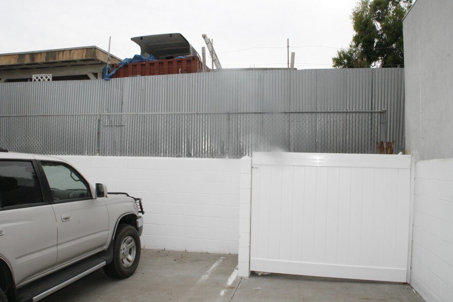 More Photos Of 25915 Senator Ave, Harbor City Warehouse For Lease