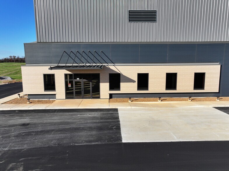 More Photos Of 625 Gerrard Dr, Florence Manufacturing For Sale