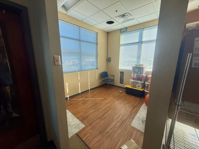More Photos Of 449621 Us-301, Callahan Medical For Lease