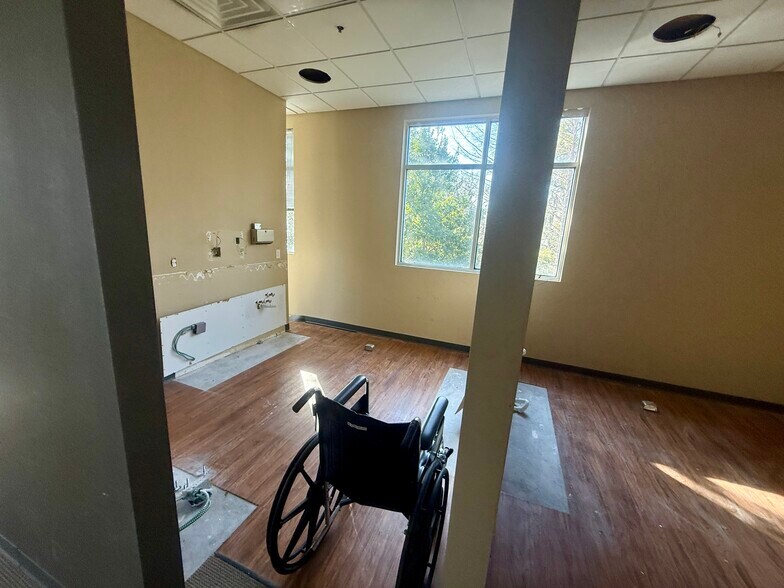 More Photos Of 449621 Us-301, Callahan Medical For Lease