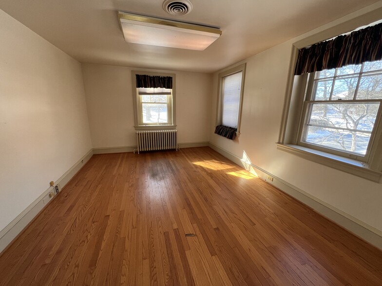 More Photos Of 601 E Lancaster Ave, Downingtown Office For Sale