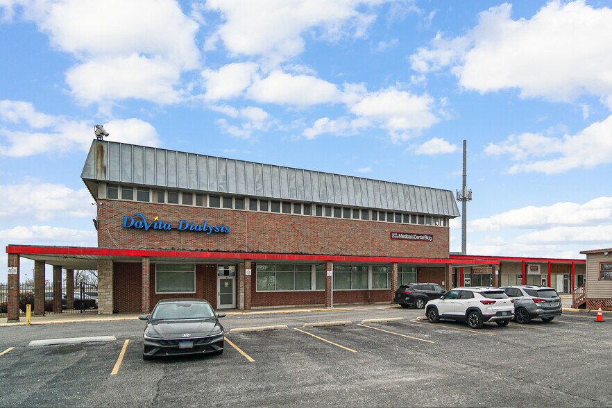 More Photos Of 5050 S State St, Chicago Office For Sale