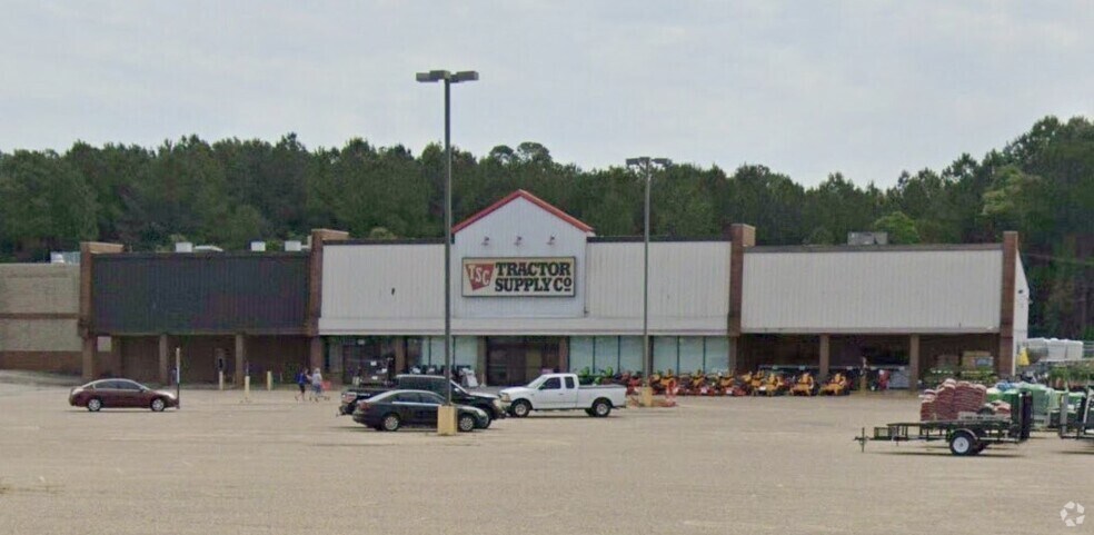 Primary Photo Of 1720 Douglas Ave, Brewton Unknown For Lease