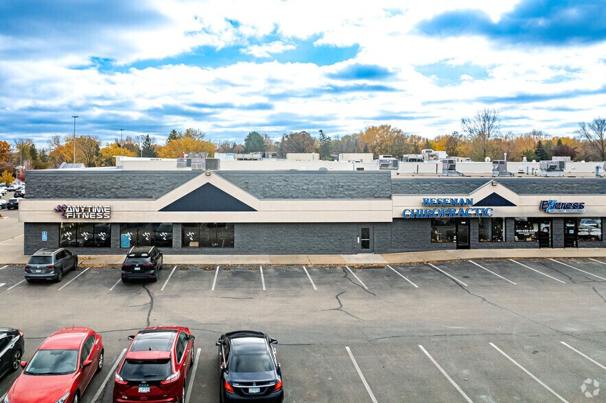 More Photos Of 1686 Suburban Ave, Saint Paul General Retail For Lease