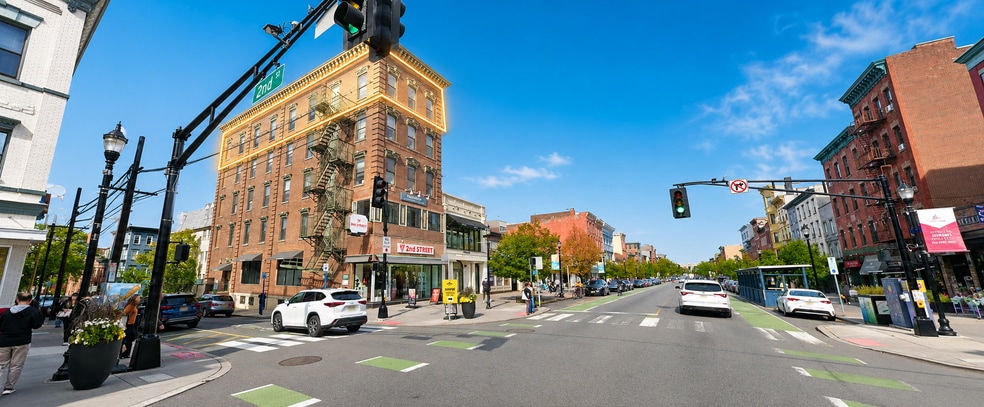 More Photos Of 200 Washington St, Hoboken Storefront Retail Office For Lease