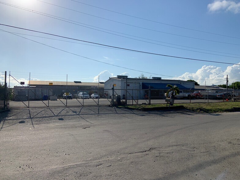 More Photos Of 4250 SW 59th Ave, Davie Warehouse For Lease