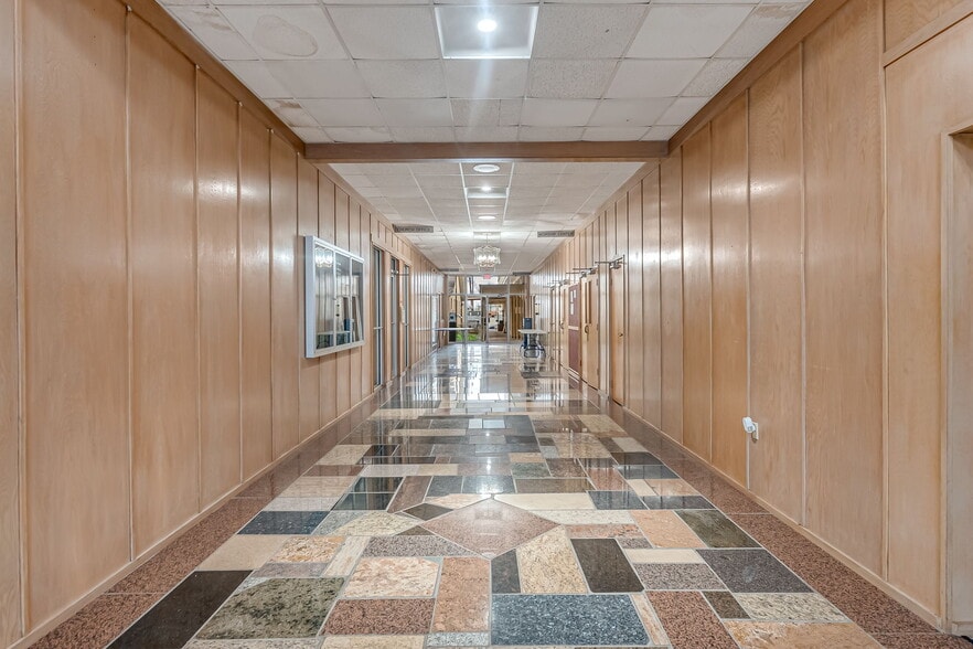 More Photos Of 906 Avenue A, Katy Schools For Sale