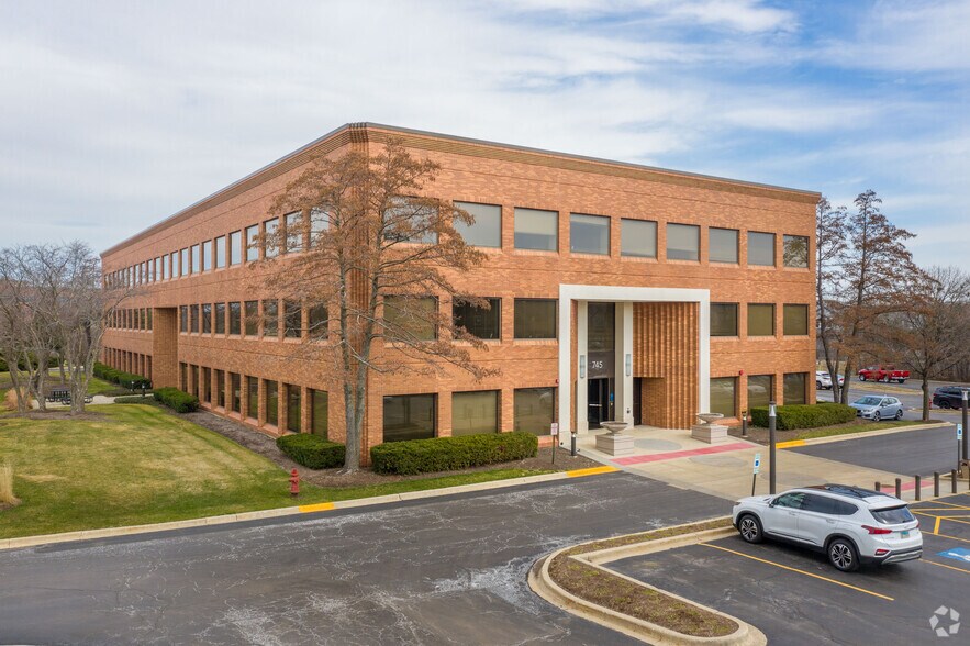 More Photos Of 745 Mcclintock Dr, Burr Ridge Office For Lease