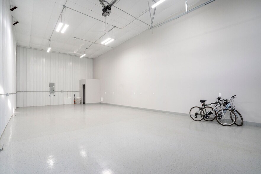 More Photos Of 341 1st St, Mead Warehouse For Lease