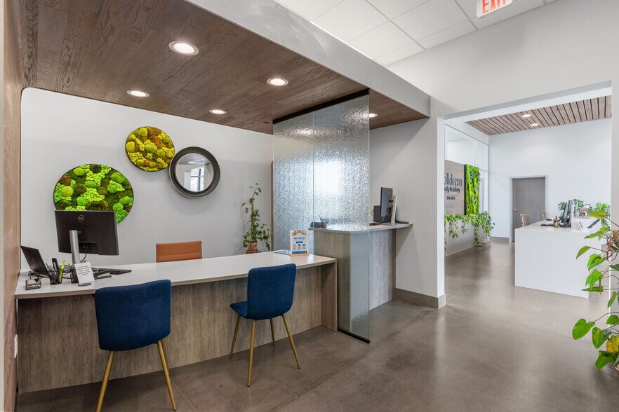 More Photos Of 18389 Orchard Trl, Lakeville Medical For Lease