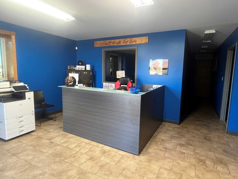 More Photos Of 7201 Mount Vernon Rd SE, Cedar Rapids Flex For Lease