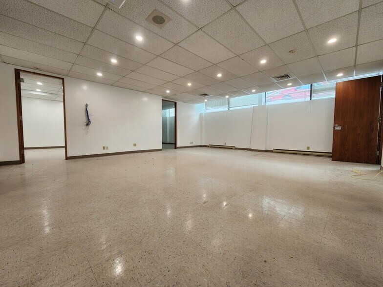 More Photos Of 1405 Boul Henri-Bourassa O, Montréal Office For Lease