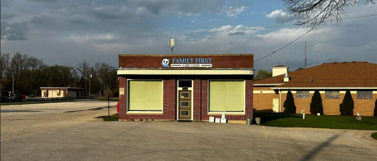 Primary Photo Of 108 Grove St, Eagle Medical For Sale