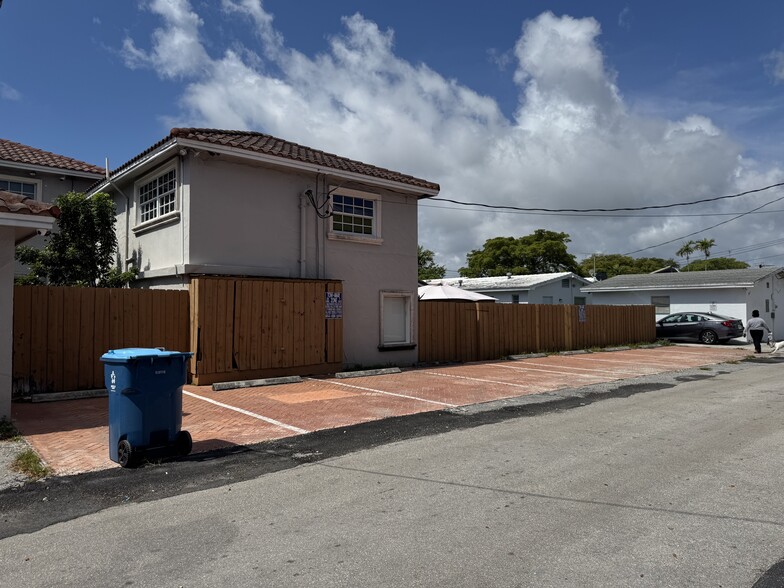 More Photos Of 1040 S Federal Hwy, Hollywood Office For Sale