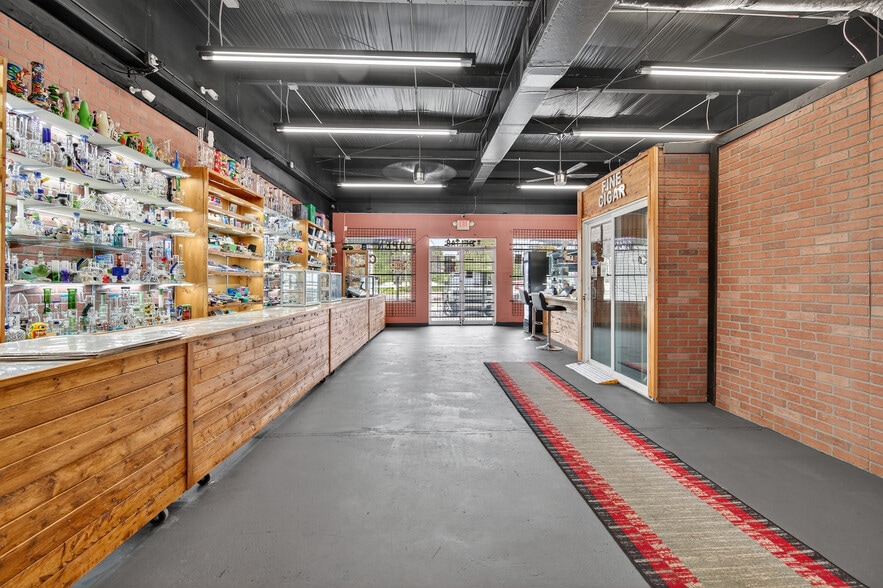 More Photos Of 1780 S Nova Rd, Daytona Beach General Retail For Sale