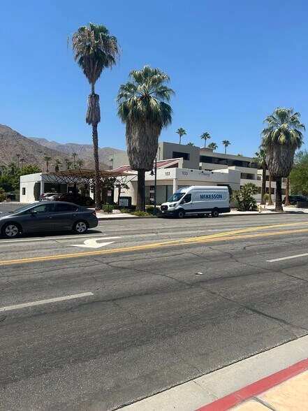 More Photos Of 1133 N Palm Canyon Dr, Palm Springs Medical For Lease