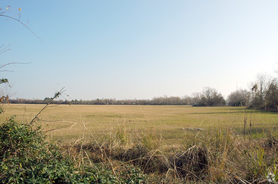 More Photos Of N Main St & W Archer Rd, Baytown Land For Sale