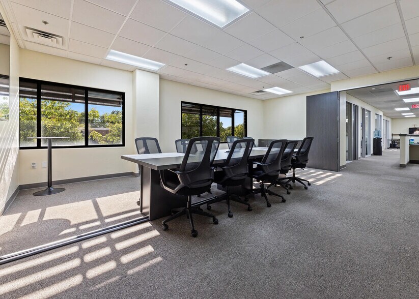 More Photos Of 400-410 E Main St, Visalia Office For Lease