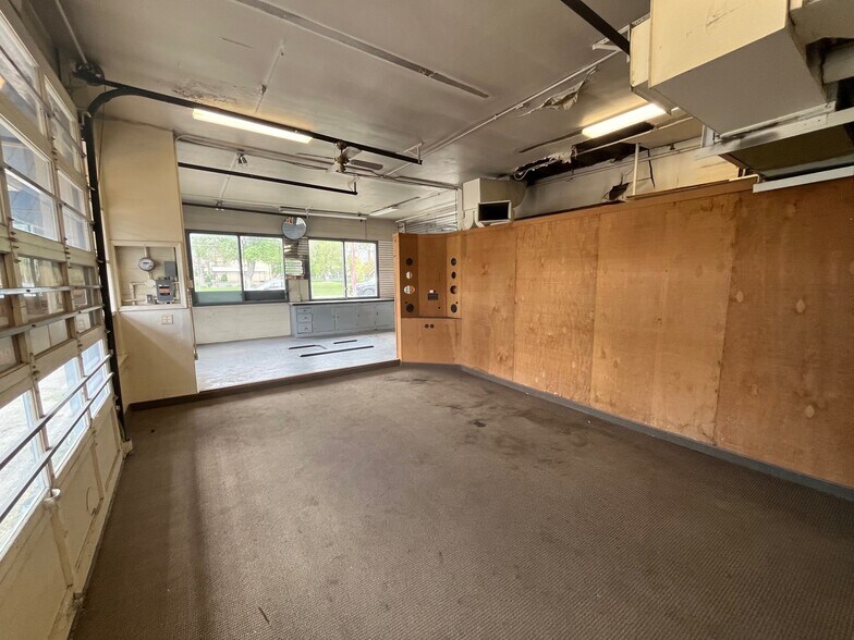 More Photos Of 498 N 500 W, Provo Convenience Store For Sale