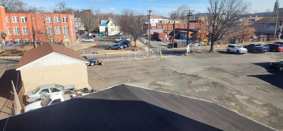 More Photos Of 5 Cross St, Meriden Warehouse For Sale