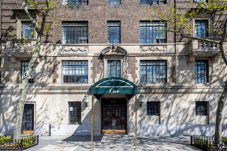 More Photos Of 1 Christopher St, New York Apartments For Lease