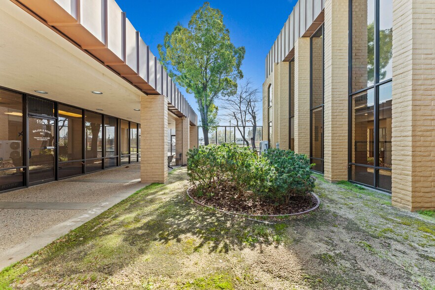 More Photos Of 110 Harding Blvd, Roseville Loft Creative Space For Lease