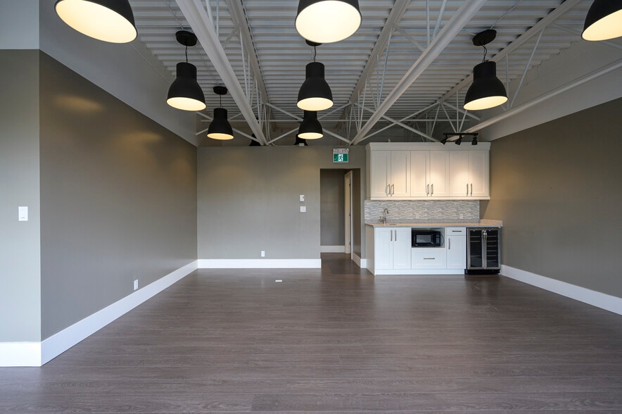 More Photos Of 12520 Horseshoe Way, Richmond Warehouse For Lease