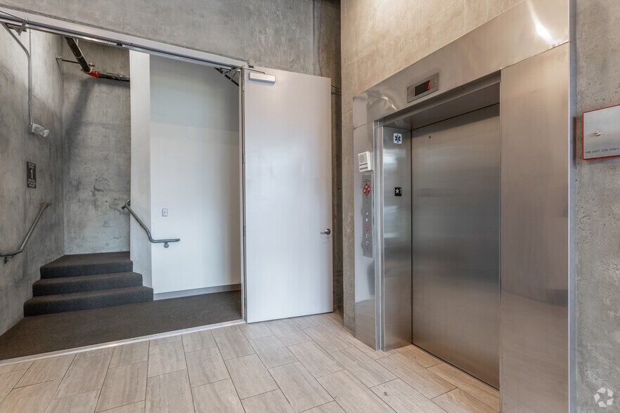 More Photos Of 4750 Roosevelt Way NE, Seattle Apartments For Lease