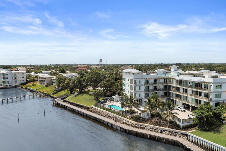 More Photos Of 37-41 SW Seminole St, Stuart Apartments For Lease