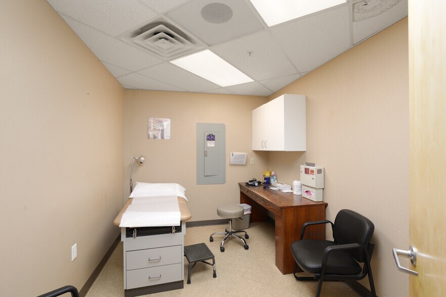 More Photos Of 297 S Lake Havasu Ave, Lake Havasu City Medical For Lease