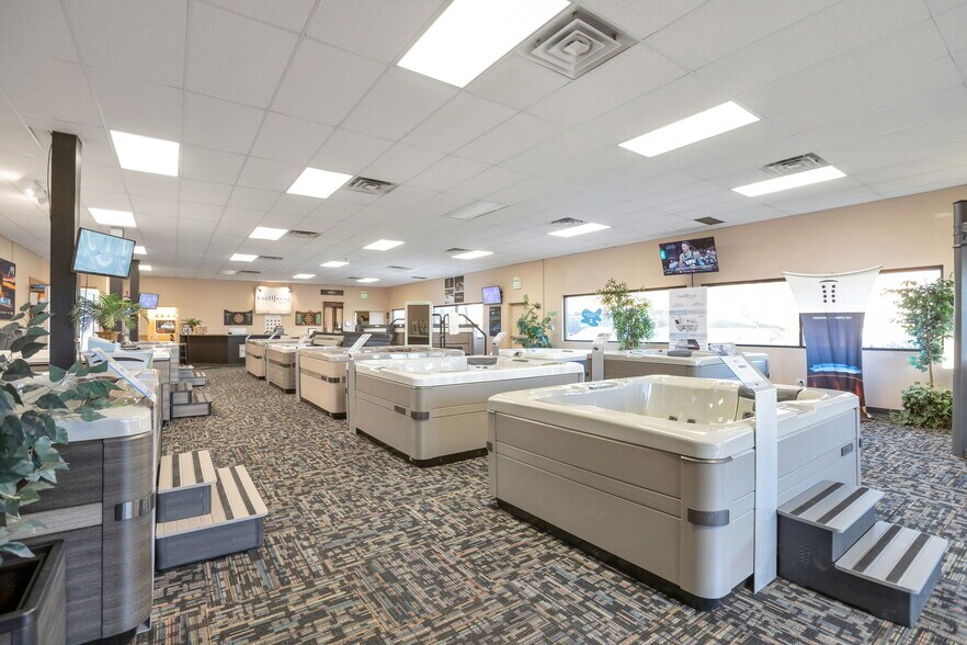 More Photos Of 5435 Boatworks Dr, Littleton Freestanding For Lease