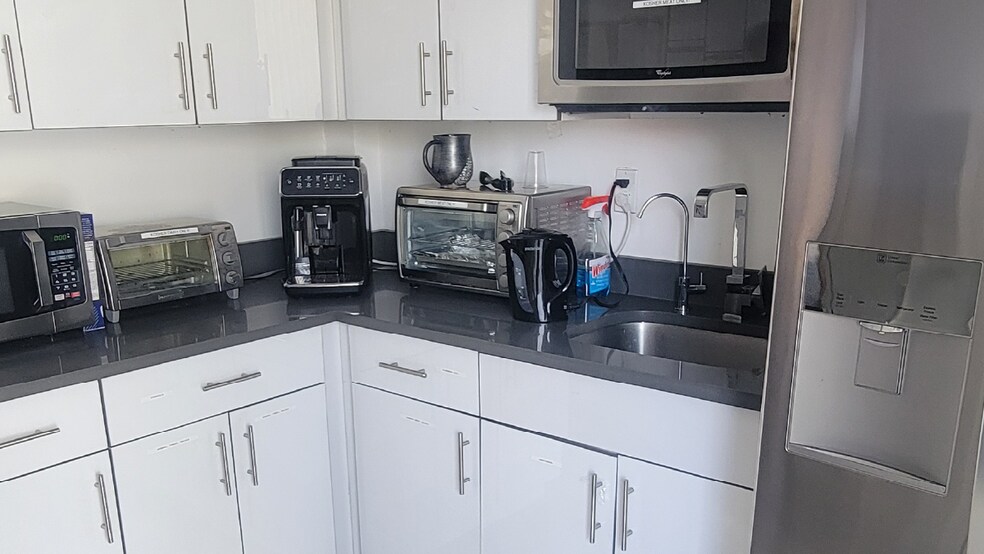 More Photos Of 756 Rockaway Pky, Brooklyn Warehouse For Sale