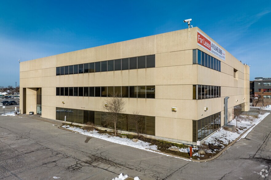 More Photos Of 698 Lawrence Ave W, Toronto Office For Lease